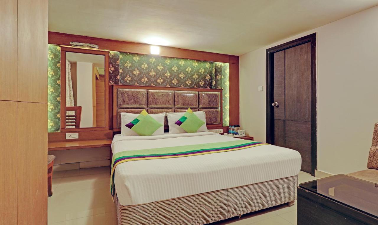 Pine Tree Boutique Hotel Chennai Extérieur photo