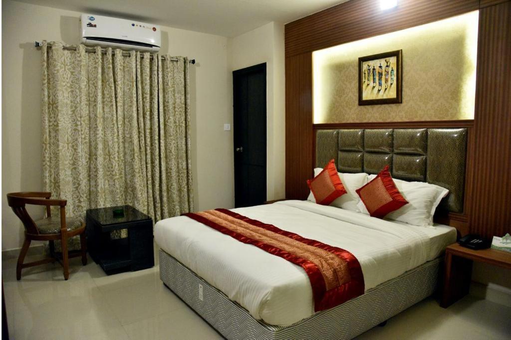 Pine Tree Boutique Hotel Chennai Extérieur photo